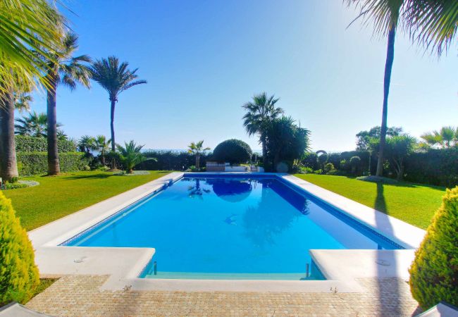 Villa in Estepona - 1072 Strandnahes El Paraiso Refugium mit Privatem Pool & BBQ Villa in Estepona - 1072 Strandnahes El Paraiso Refugium mit Privatem Pool & BBQ