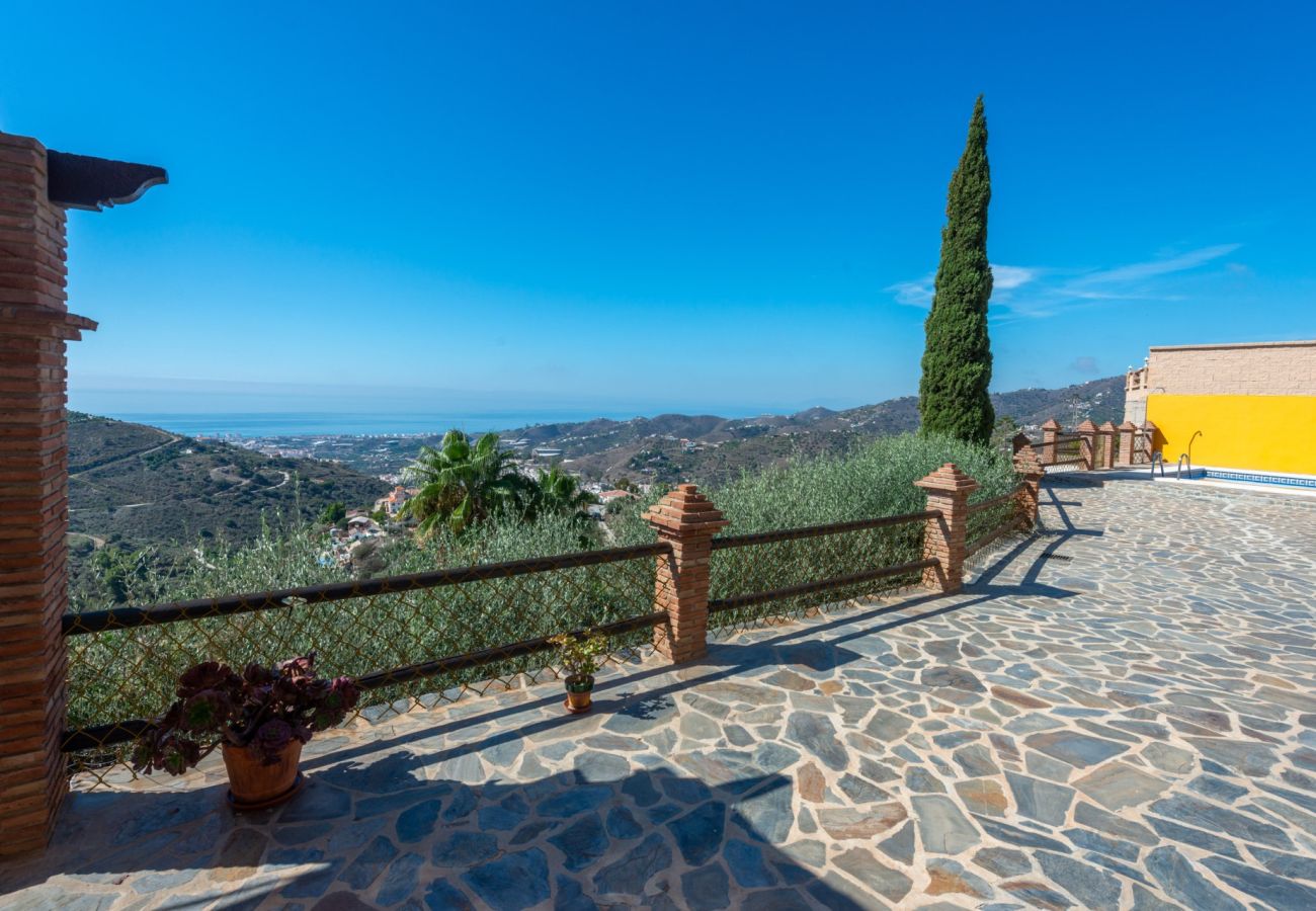 Villa in Torrox - Villa Toñi Harmonie zwischen Sonne und Ruhe