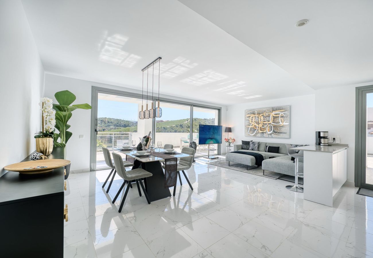 Ferienwohnung in Casares - 3019 Atemberaubendes Penthouse mit Panoramablick auf Golfplatz und Meer