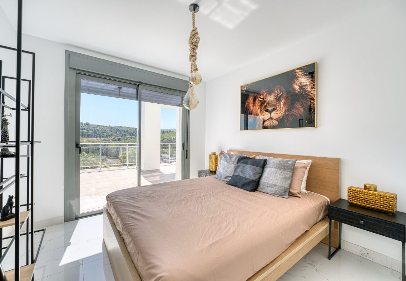 Ferienwohnung in Casares - 3019 Atemberaubendes Penthouse mit Panoramablick auf Golfplatz und Meer