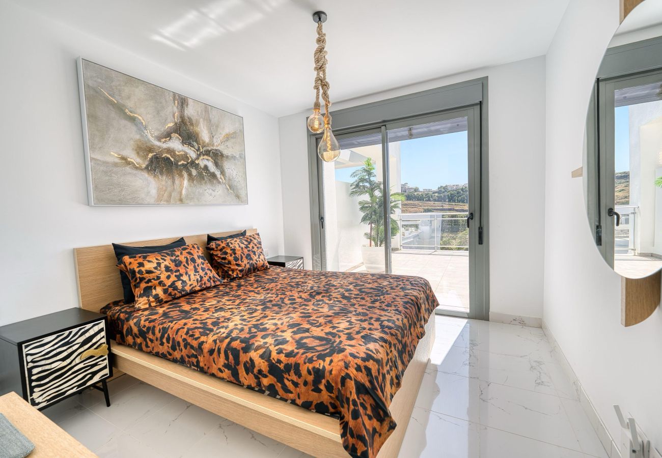 Ferienwohnung in Casares - 3019 Atemberaubendes Penthouse mit Panoramablick auf Golfplatz und Meer