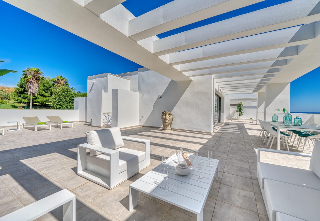 Ferienwohnung in Casares - 3019 Atemberaubendes Penthouse mit Panoramablick auf Golfplatz und Meer