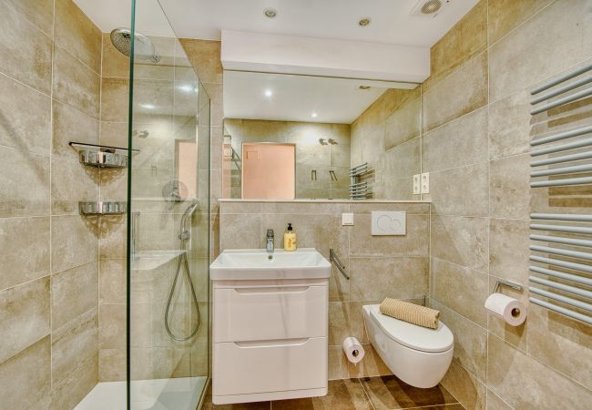 Ferienhaus in Marbella - 3027 Exklusiver Familienrückzugsort in der Nähe des Strandes von Marbella Ferienhaus in Marbella - 3027 Exklusiver Familienrückzugsort in der Nähe des Strandes von Marbella