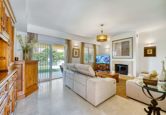 Doppelhaushälfte in Marbella - 3068 Luxuriöses Familien-Stadthaus in Elviria, Marbella Doppelhaushälfte in Marbella - 3068 Luxuriöses Familien-Stadthaus in Elviria, Marbella