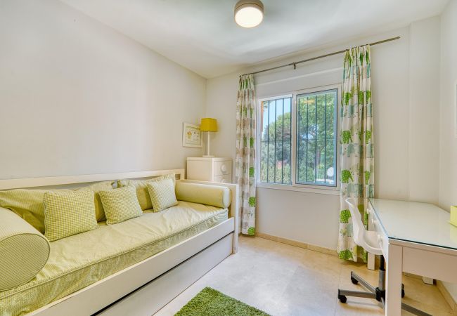 Doppelhaushälfte in Marbella - 3068 Luxuriöses Familien-Stadthaus in Elviria, Marbella Doppelhaushälfte in Marbella - 3068 Luxuriöses Familien-Stadthaus in Elviria, Marbella