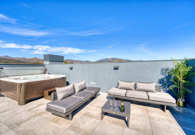 Ferienwohnung in Estepona - 3020 Luxus-Duplex mit Blick auf Afrika und Gibraltar Ferienwohnung in Estepona - 3020 Luxus-Duplex mit Blick auf Afrika und Gibraltar