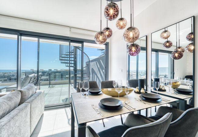 Ferienwohnung in Estepona - 3020 Luxus-Duplex mit Blick auf Afrika und Gibraltar Ferienwohnung in Estepona - 3020 Luxus-Duplex mit Blick auf Afrika und Gibraltar