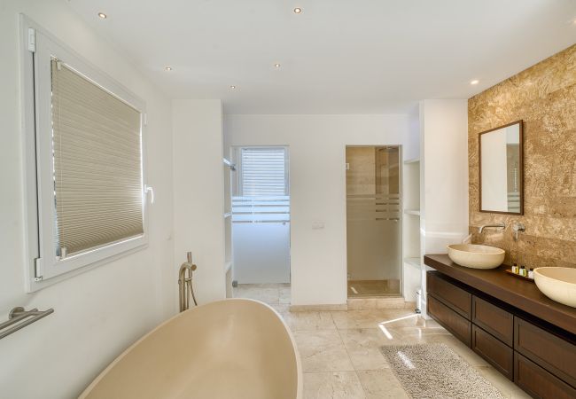 Villa in Marbella - 3055 Exklusive Villa mit Pool und Meerblick Villa in Marbella - 3055 Exklusive Villa mit Pool und Meerblick