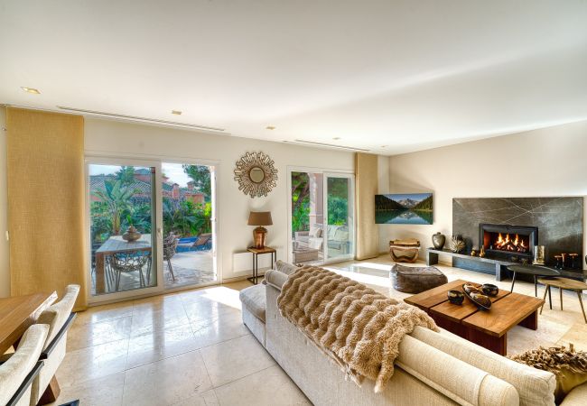 Villa in Marbella - 3055 Exklusive Villa mit Pool und Meerblick Villa in Marbella - 3055 Exklusive Villa mit Pool und Meerblick