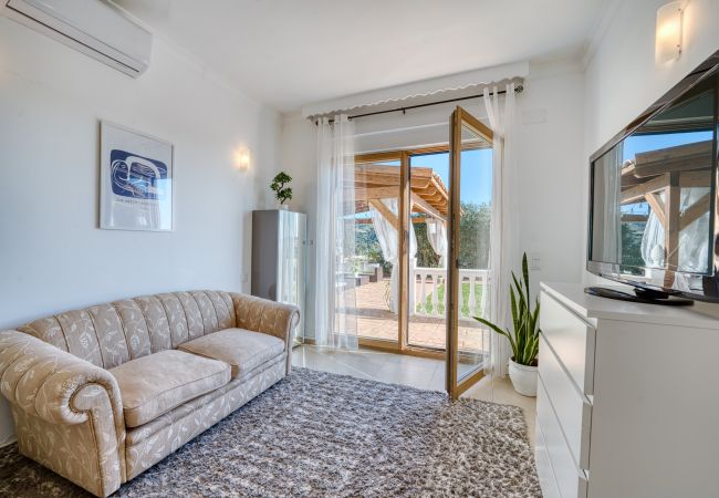 Villa in Marbella - 3077 Luxusvilla mit Pool und Aussicht in Elviria, Marbella Villa in Marbella - 3077 Luxusvilla mit Pool und Aussicht in Elviria, Marbella