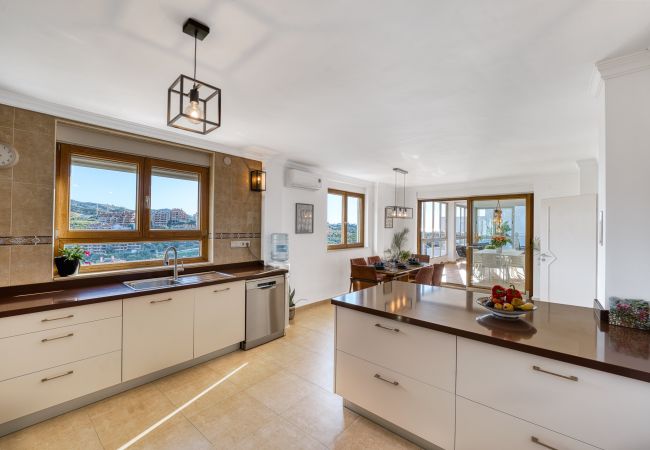 Villa in Marbella - 3077 Luxusvilla mit Pool und Aussicht in Elviria, Marbella Villa in Marbella - 3077 Luxusvilla mit Pool und Aussicht in Elviria, Marbella