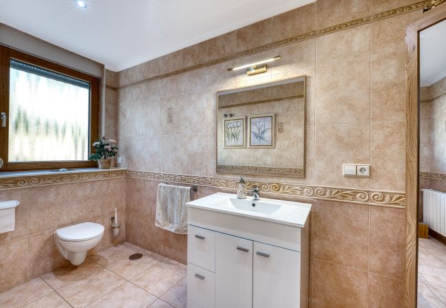 Villa in Marbella - 3077 Luxusvilla mit Pool und Aussicht in Elviria, Marbella Villa in Marbella - 3077 Luxusvilla mit Pool und Aussicht in Elviria, Marbella