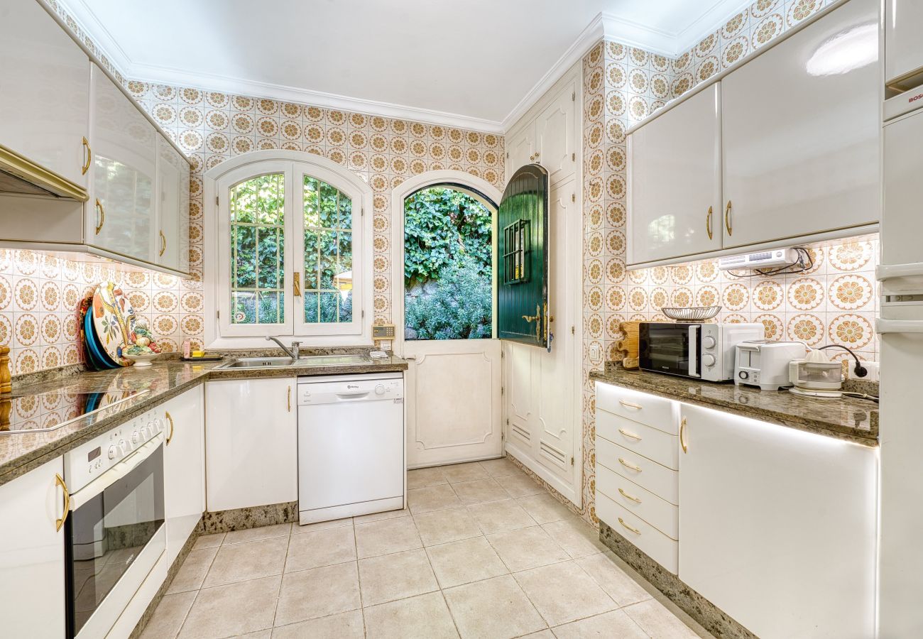 Villa in Marbella - 3088 Bungalow, schöner Meerblick, privater Garten 