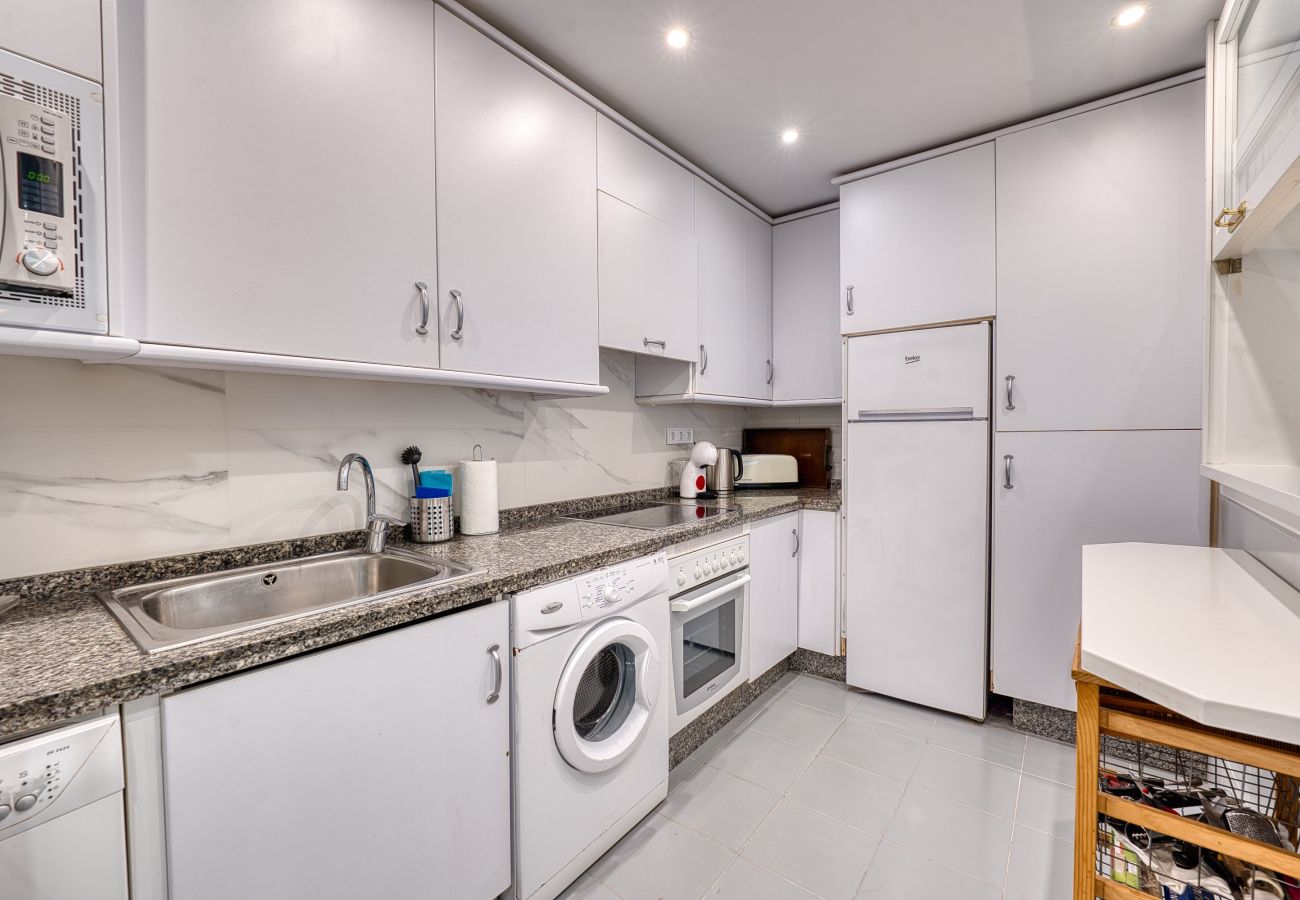 Ferienwohnung in Marbella - 2045 Golden Beach Apartment – Steps from the Sea