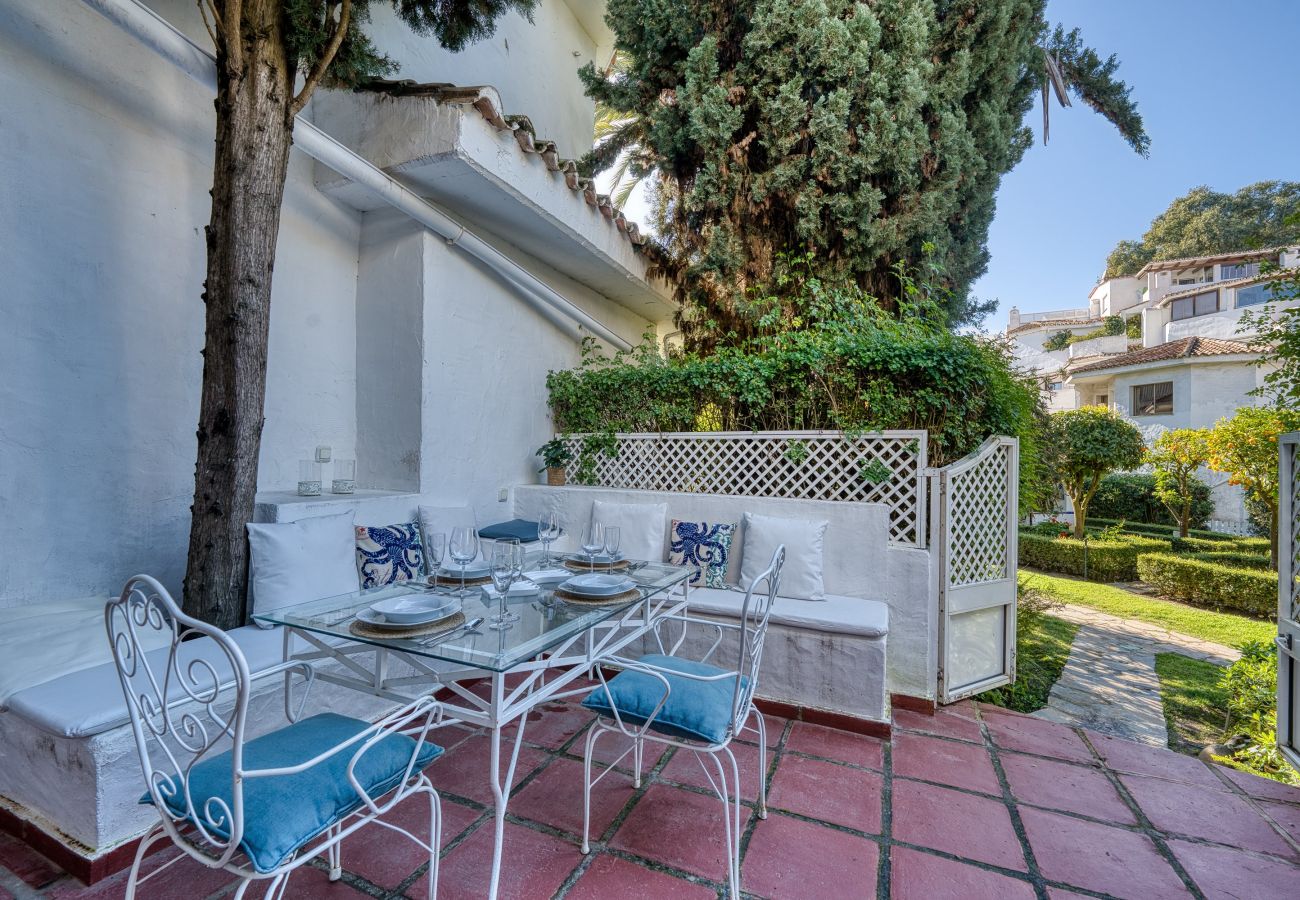 Ferienwohnung in Marbella - 2045 Golden Beach Apartment – Steps from the Sea