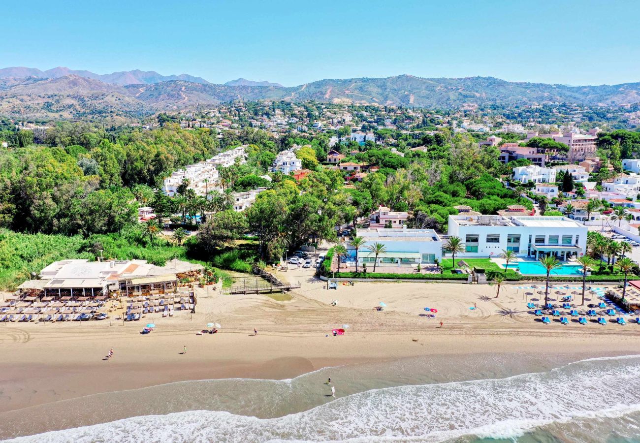 Ferienwohnung in Marbella - 2045 Golden Beach Apartment – Steps from the Sea