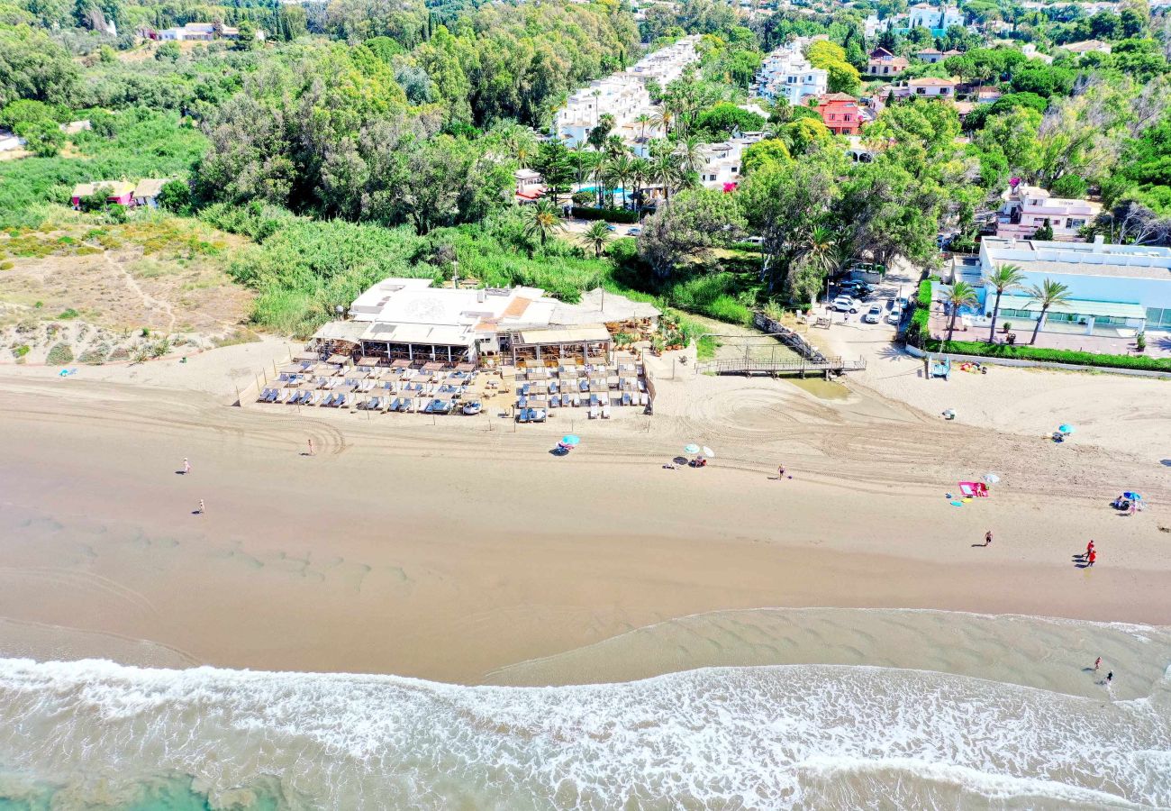 Ferienwohnung in Marbella - 2045 Golden Beach Apartment – Steps from the Sea