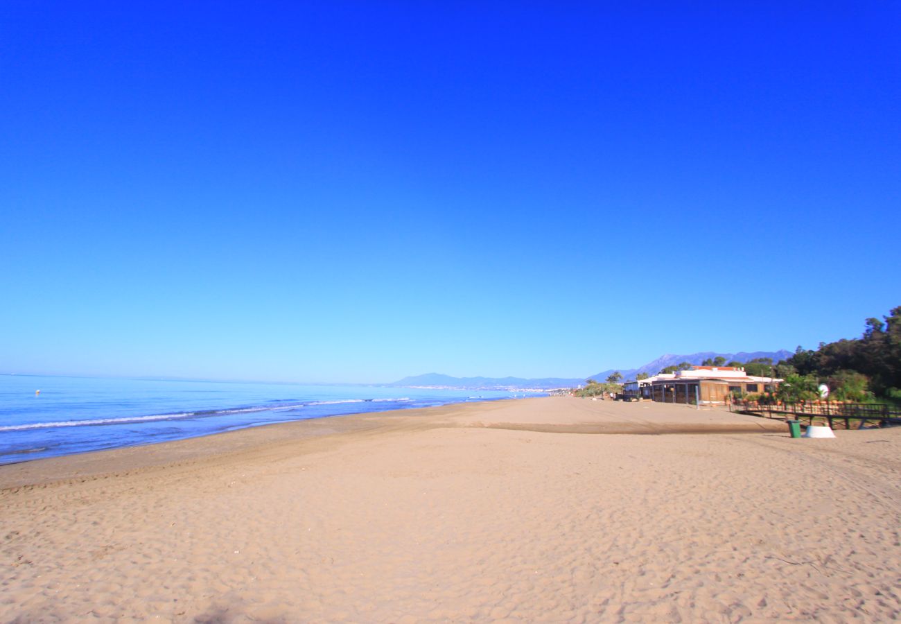 Ferienwohnung in Marbella - 2045 Golden Beach Apartment – Steps from the Sea