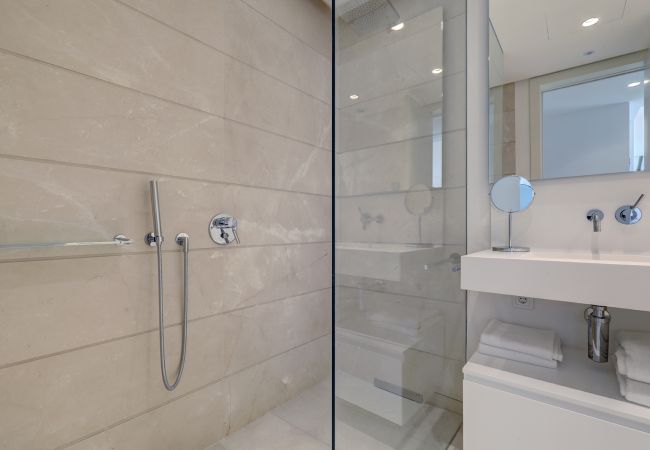 Ferienwohnung in Ojen - 3059 Luxus mit Meerblick in Palo Alto, Marbella Ferienwohnung in Ojen - 3059 Luxus mit Meerblick in Palo Alto, Marbella