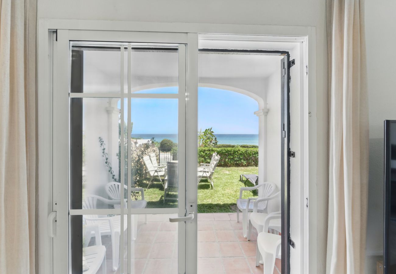 Doppelhaushälfte in Manilva - 3133 Beachfront Townhouse