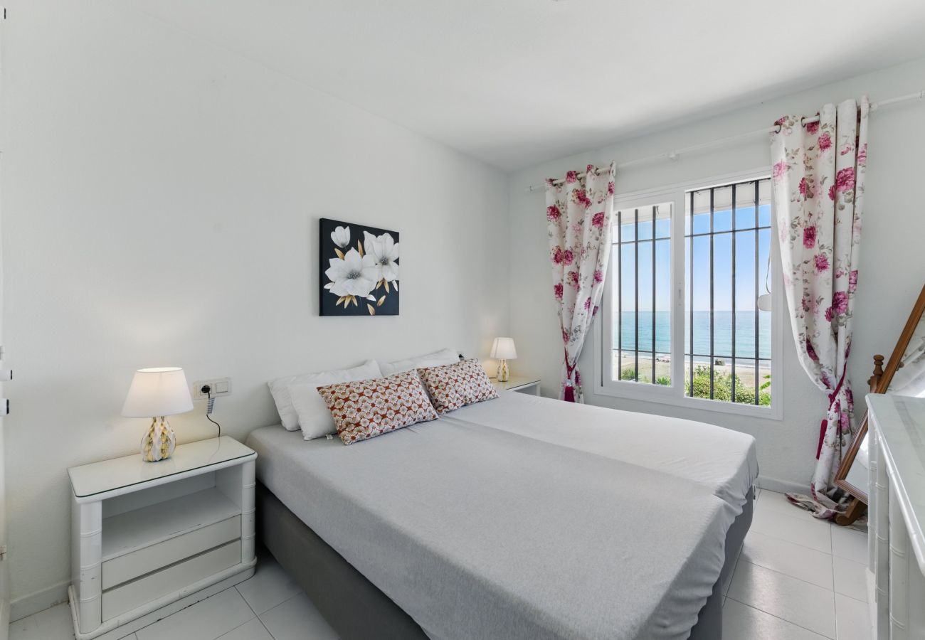 Doppelhaushälfte in Manilva - 3133 Beachfront Townhouse