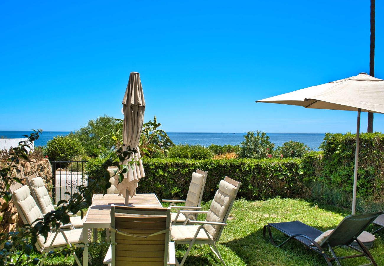 Doppelhaushälfte in Manilva - 3133 Beachfront Townhouse