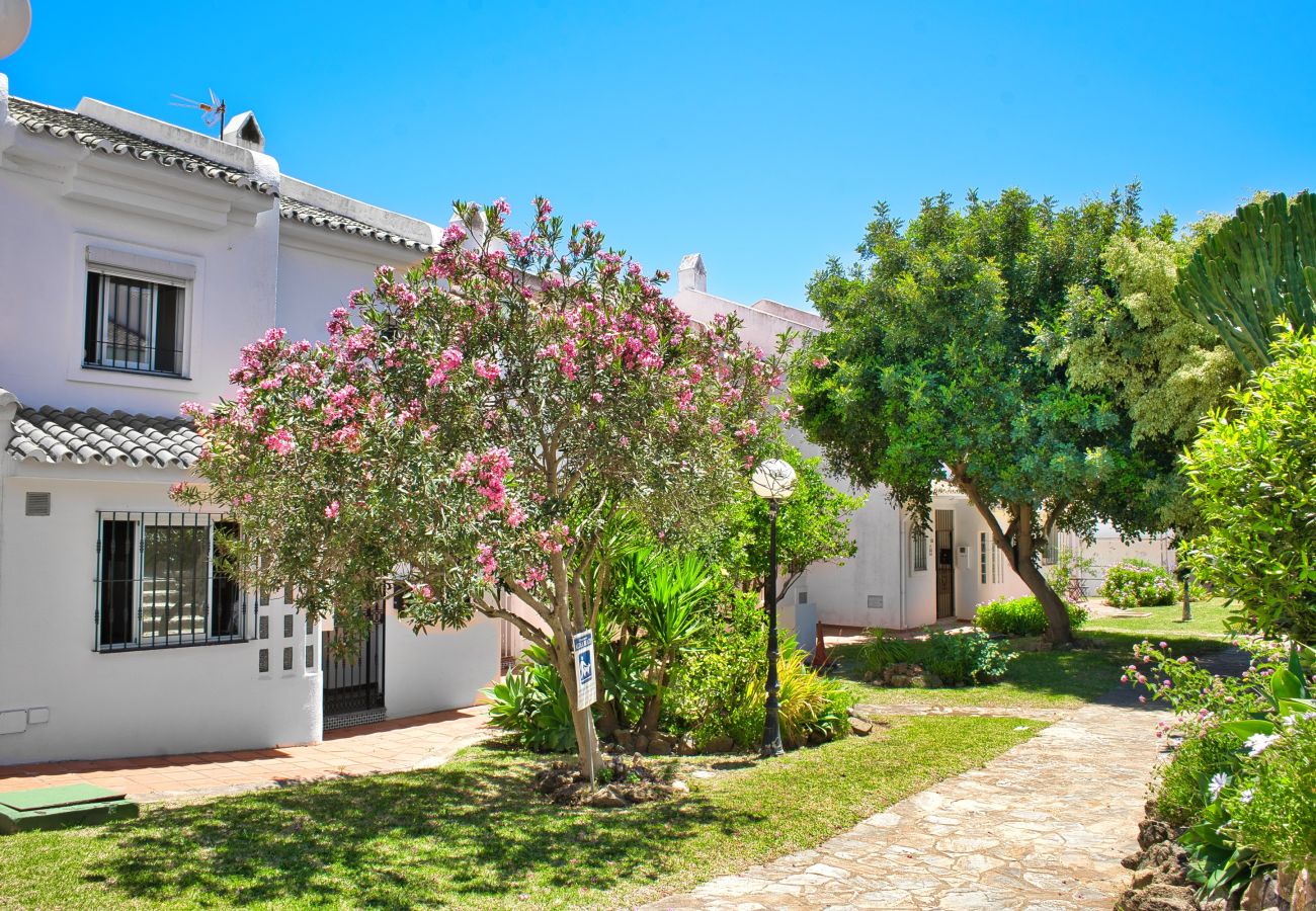 Doppelhaushälfte in Manilva - 3133 Beachfront Townhouse