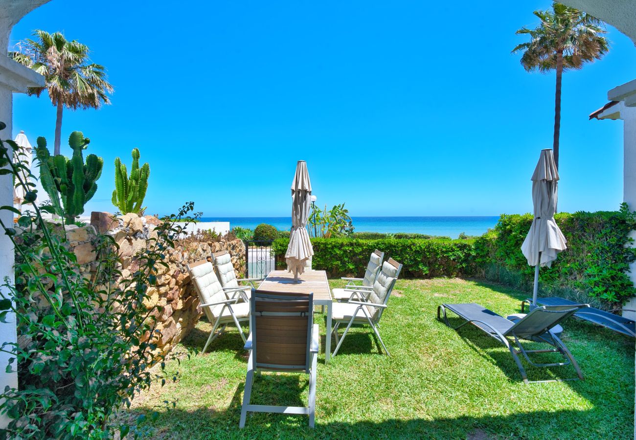 Doppelhaushälfte in Manilva - 3133 Beachfront Townhouse