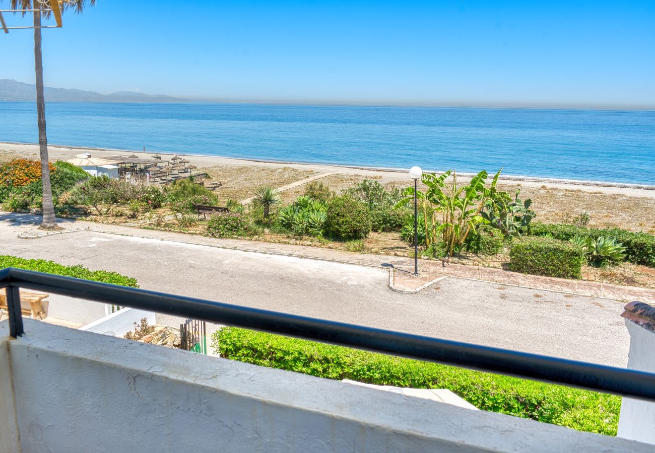 Doppelhaushälfte in Manilva - 3133 Beachfront Townhouse