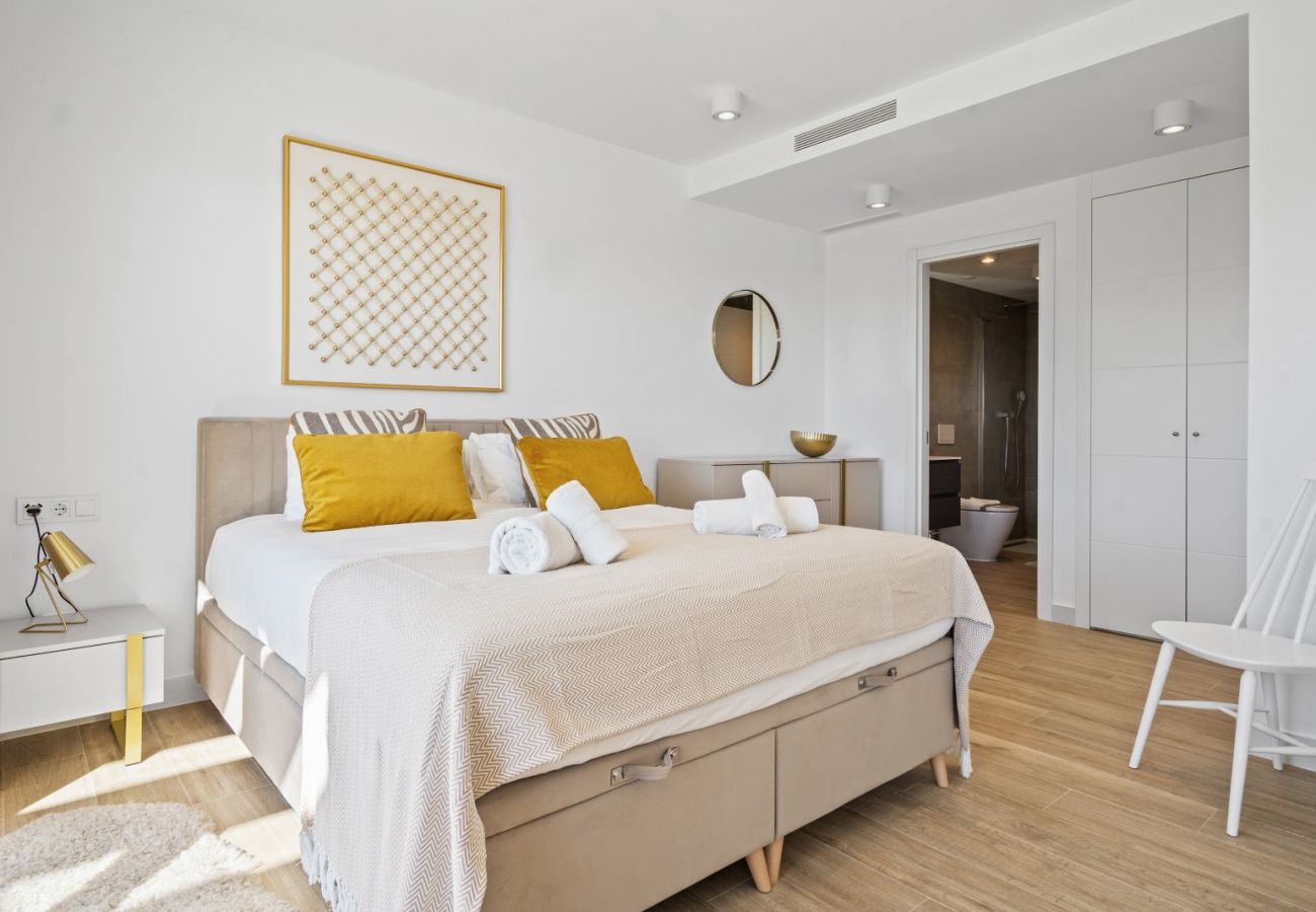 Ferienwohnung in Casares -  Chic Penthouse & Solarium ALCAZABA LAGOON (2125)