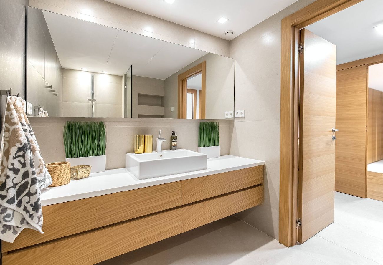 Villa in Marbella - Frontline Beach Costabella (r2576927) 