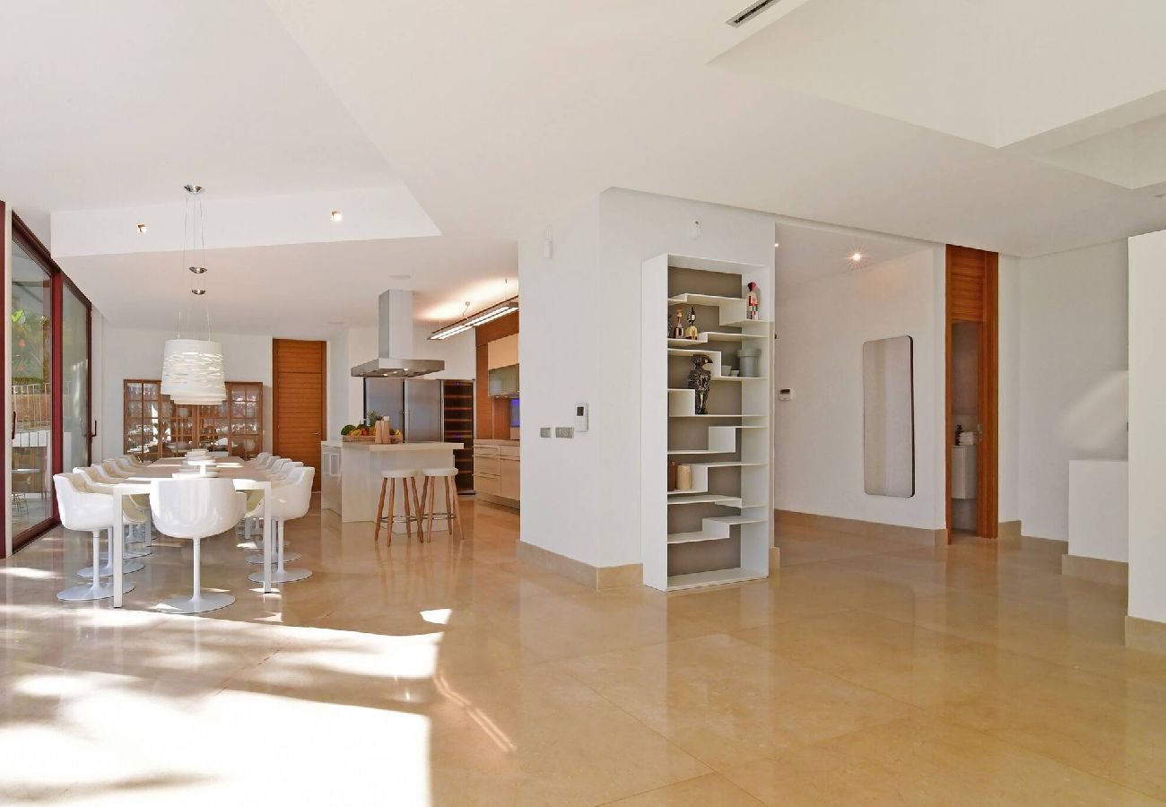 Villa in Neu-Andalusien - Villa Blanca (r2835011) 