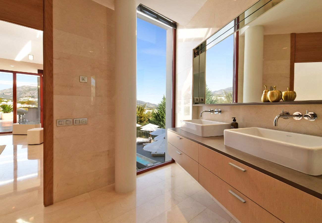 Villa in Neu-Andalusien - Villa Blanca (r2835011) 