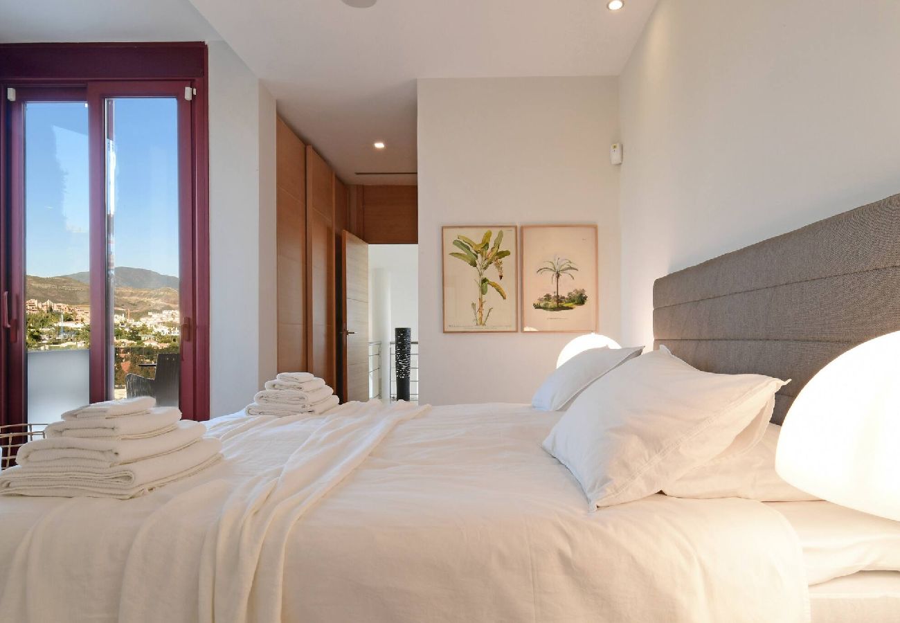 Villa in Neu-Andalusien - Villa Blanca (r2835011) 