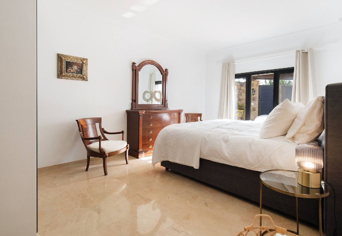 Villa in Marbella - Villa Flores (r3261154) 