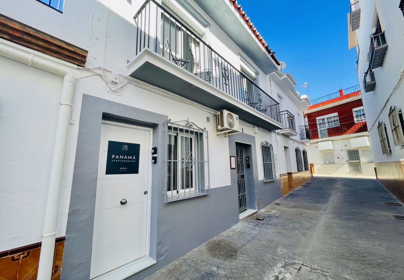 Ferienwohnung in Nerja - Mediterranes Apartment von At Home Costa del Sol