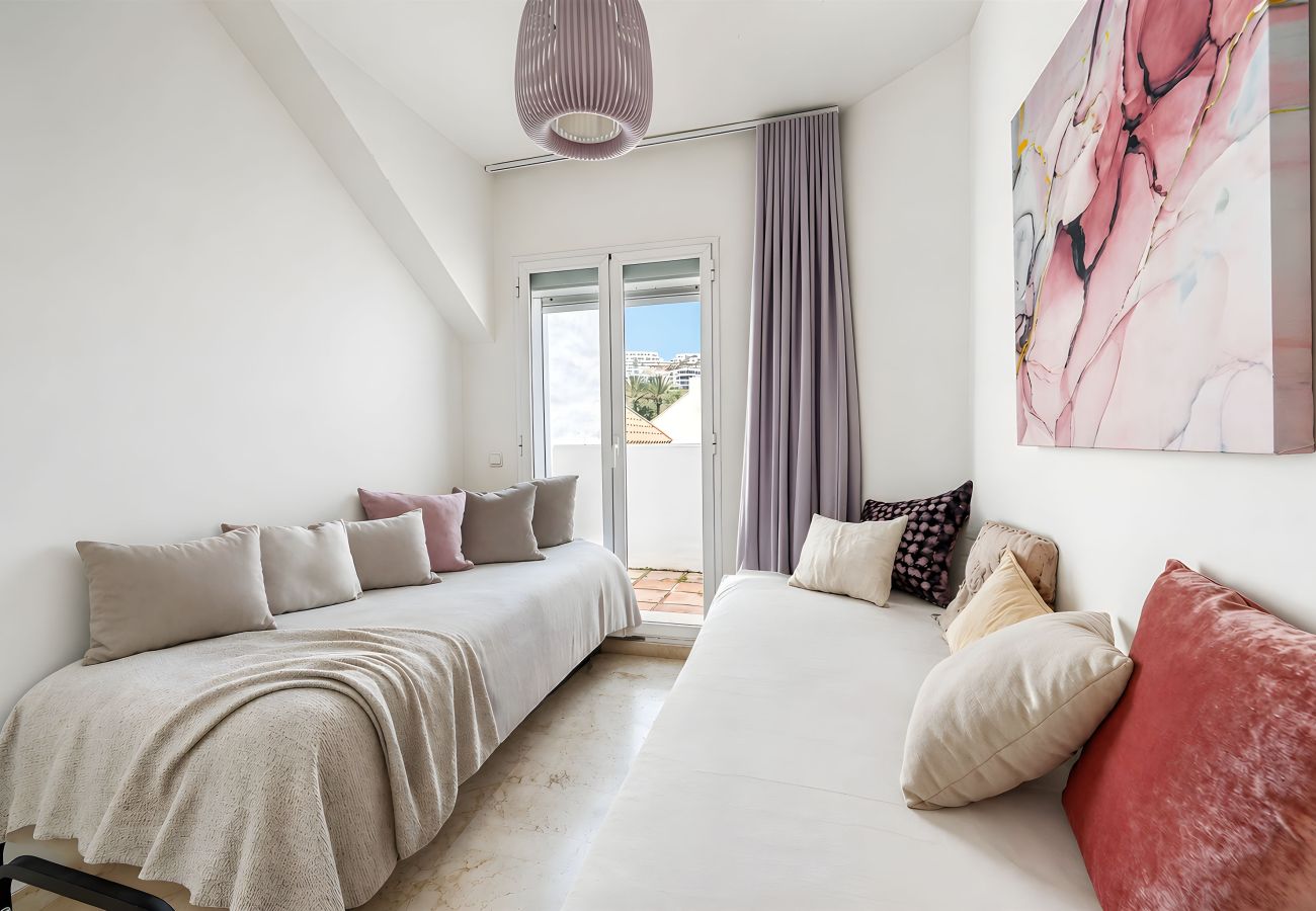 Ferienwohnung in Casares - 3180 Duplex Penthouse mit Panoramablick aufs Meer