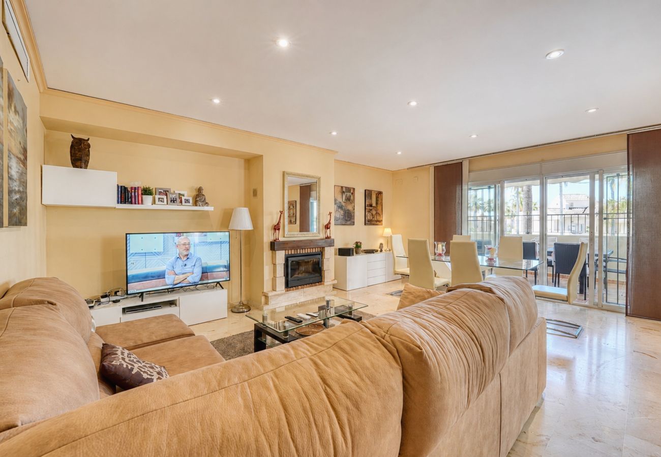 Doppelhaushälfte in Marbella - 3150 Seaside Home with Stunning Sea Views
