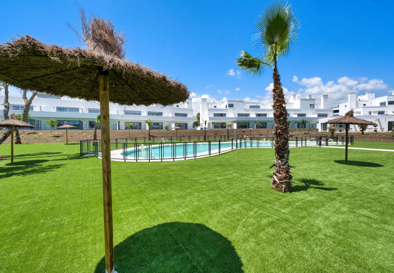 Ferienwohnung in Estepona - 3025 Elegant apartment with terrace and pool