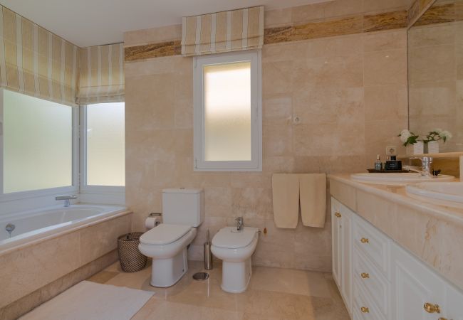 Apartamento en Marbella - 18166 - MAGNÍFICA UBICACIÓN EN PRIMERA LÍNEA - PISCINA CLIMATIZADA Apartamento en Marbella - 18166 - MAGNÍFICA UBICACIÓN EN PRIMERA LÍNEA - PISCINA CLIMATIZADA