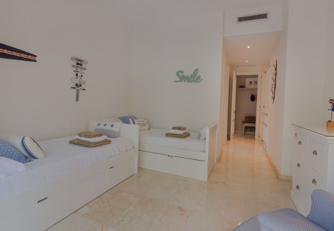 Apartamento en Marbella - 18166 - MAGNÍFICA UBICACIÓN EN PRIMERA LÍNEA - PISCINA CLIMATIZADA Apartamento en Marbella - 18166 - MAGNÍFICA UBICACIÓN EN PRIMERA LÍNEA - PISCINA CLIMATIZADA