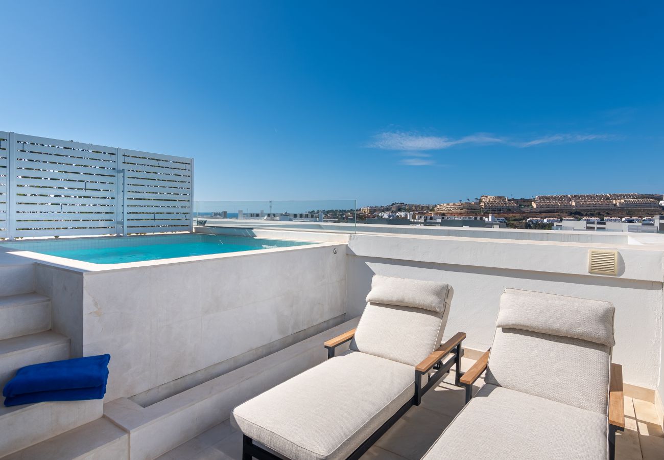 Casa adosada en La Cala de Mijas - Casa adosada moderna con piscina pequeña