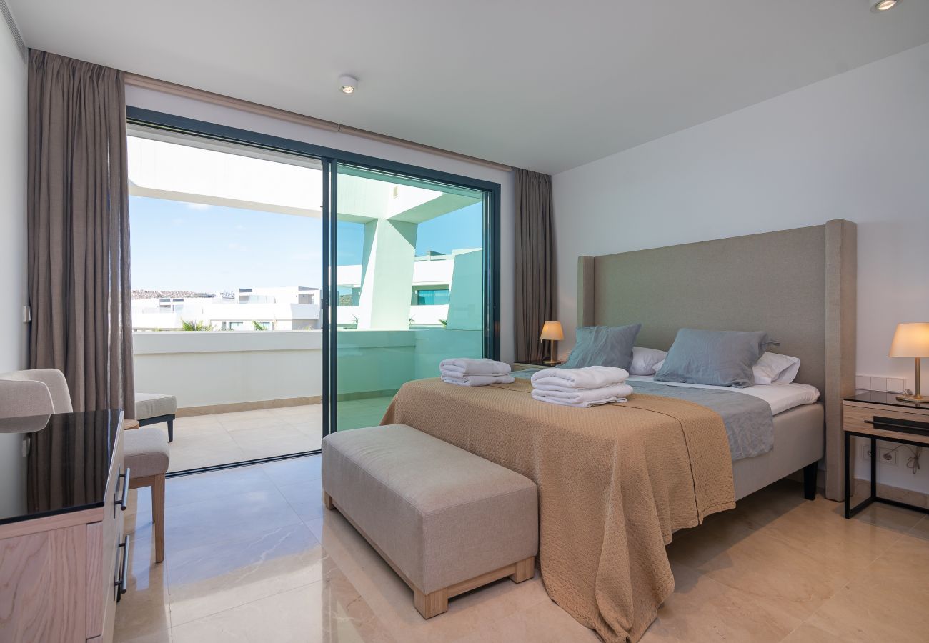 Casa adosada en La Cala de Mijas - Casa adosada moderna con piscina pequeña