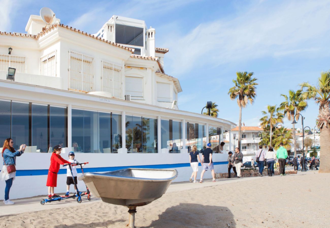Casa adosada en La Cala de Mijas - Casa adosada moderna con piscina pequeña