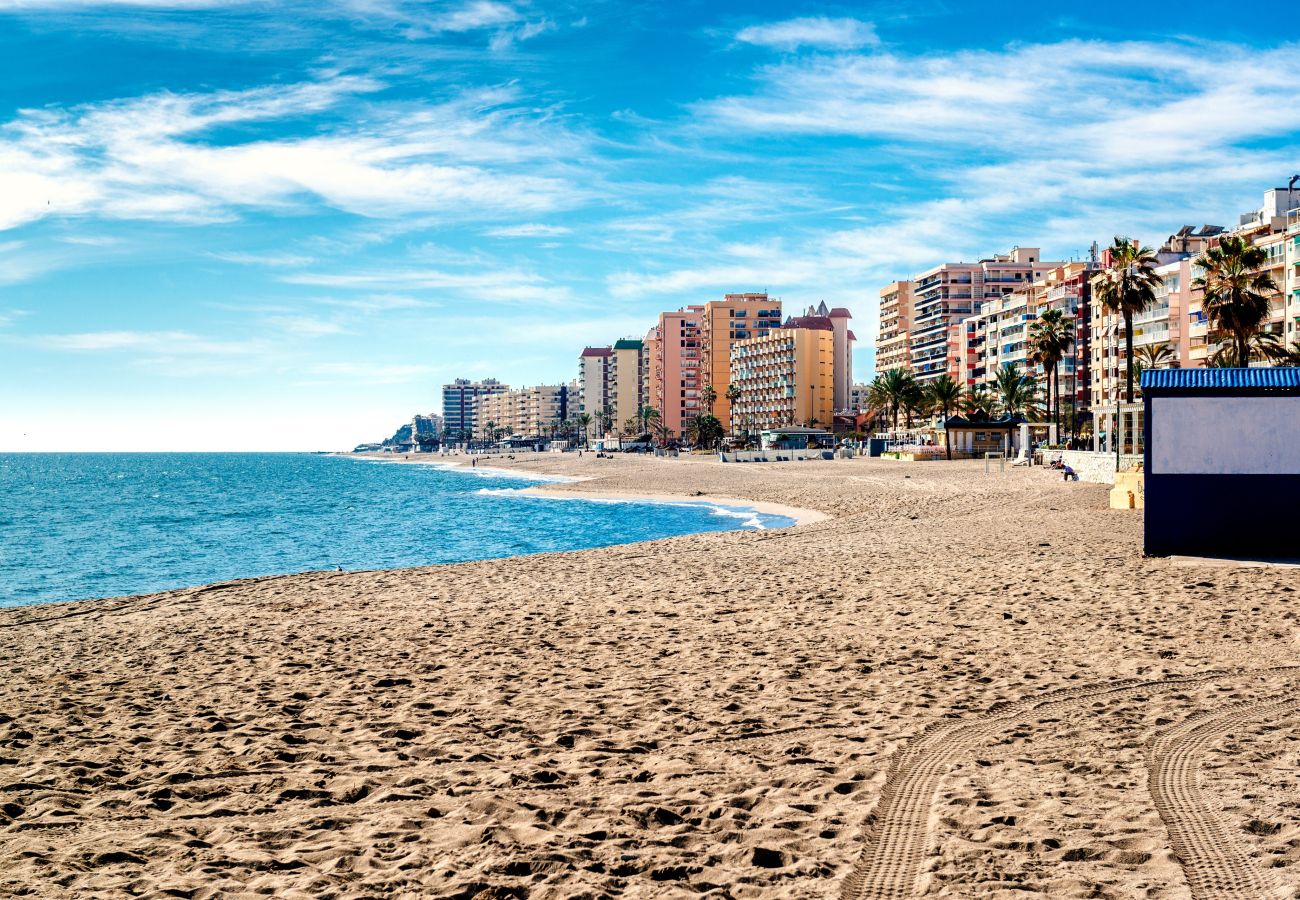 Casa adosada en La Cala de Mijas - Casa adosada moderna con piscina pequeña