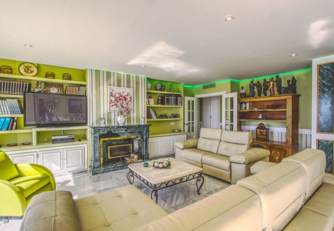 Apartamento en Marbella - 1149 Increíble Ático Dúplex con Vistas Panorámicas al Mar Apartamento en Marbella - 1149 Increíble Ático Dúplex con Vistas Panorámicas al Mar