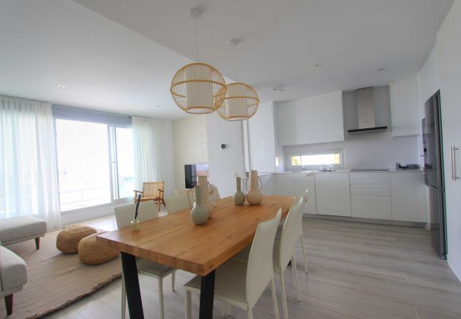 Apartamento en Estepona - 2202 Moderno Apartamento con Vistas Panorámicas al Mar Apartamento en Estepona - 2202 Moderno Apartamento con Vistas Panorámicas al Mar