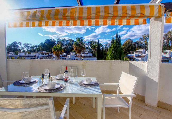 Apartamento en Marbella - 2036 Ático Espacioso en Golden Beach con Vistas Impresionantes Apartamento en Marbella - 2036 Ático Espacioso en Golden Beach con Vistas Impresionantes