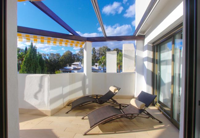 Apartamento en Marbella - 2036 Ático Espacioso en Golden Beach con Vistas Impresionantes Apartamento en Marbella - 2036 Ático Espacioso en Golden Beach con Vistas Impresionantes
