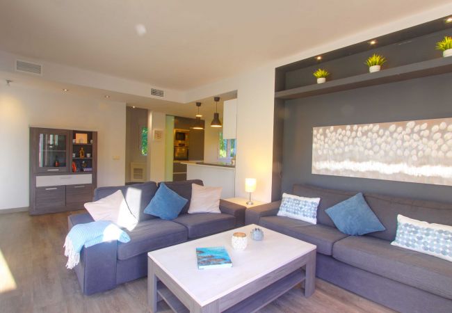 Apartamento en Marbella - 2036 Ático Espacioso en Golden Beach con Vistas Impresionantes Apartamento en Marbella - 2036 Ático Espacioso en Golden Beach con Vistas Impresionantes